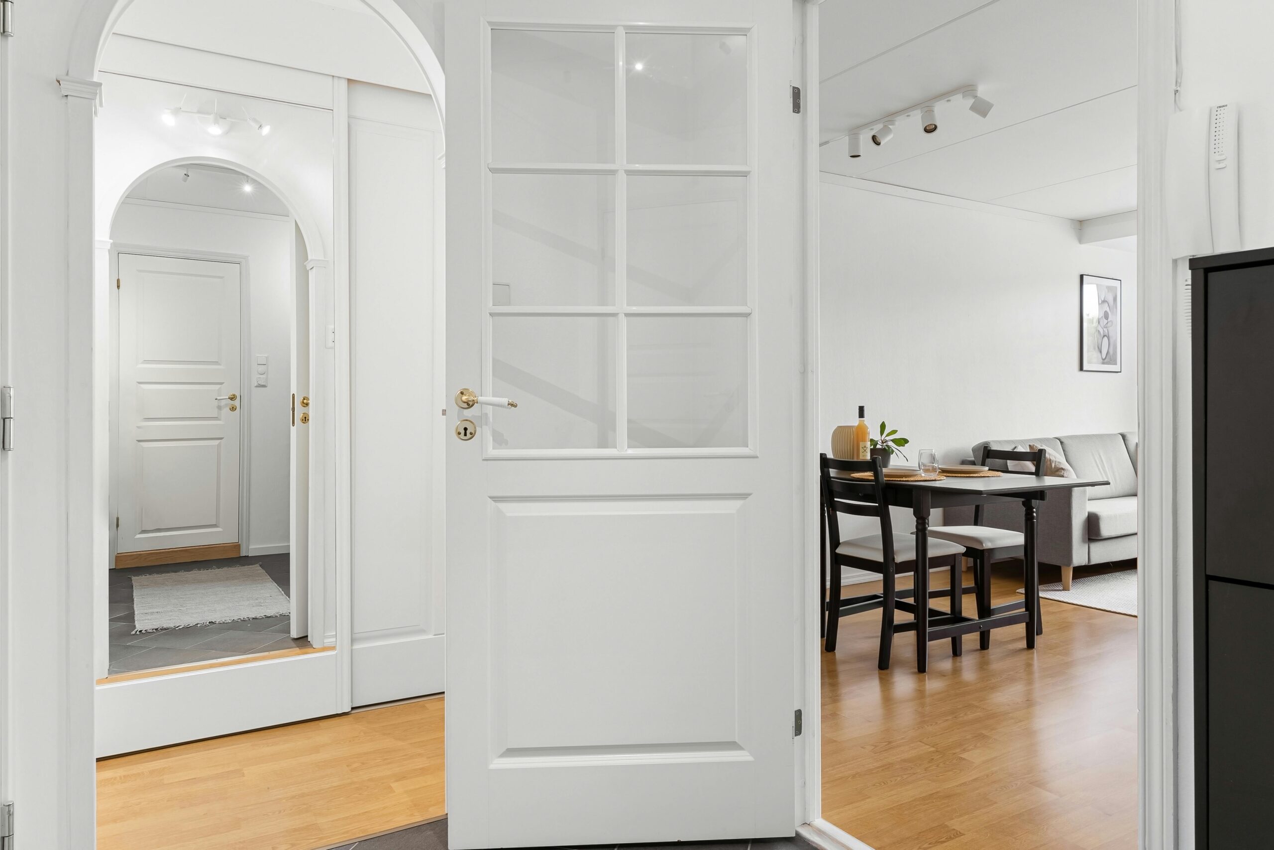 bespoke doors and architraves